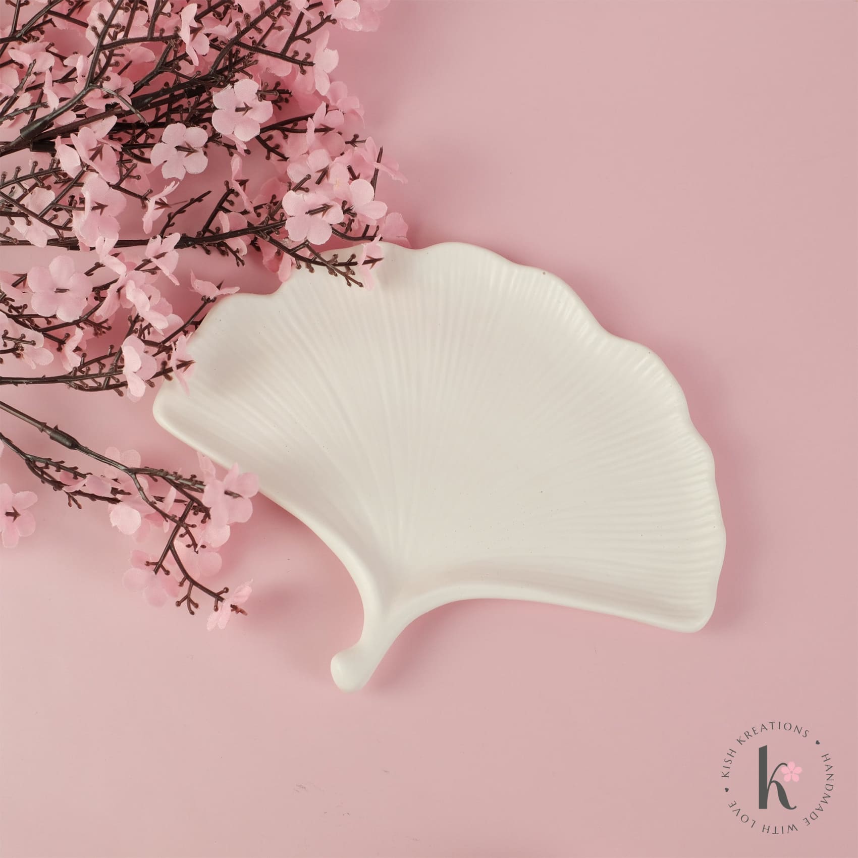 Gingko Leaf Trinket Tray | Plain Design - Kish Kreations - Gingko Biloba Leaf Decor, Homewares, housewarming gifts, housewarming gifts Australia, jewellery trinket dish, Leaf Decorative Tray, Trinket Trays - ginko-trinket-tray-plain-design