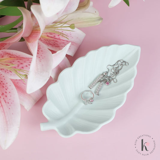 Leaf Trinket Tray | Plain Design - Kish Kreations - Homewares, housewarming gift, housewarming gifts, housewarming gifts Australia, jewellery trinket dish, Leaf Decorative Tray, Trinket Trays - leaf-trinket-dish-plain-design